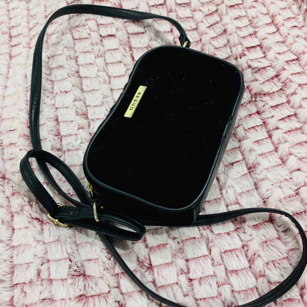 Guess cross body